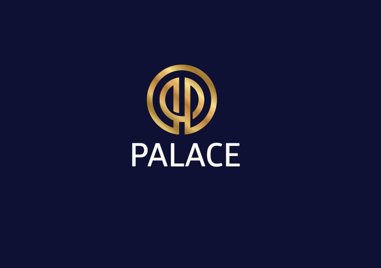 Palace Hotel Umanʼ Exterior foto